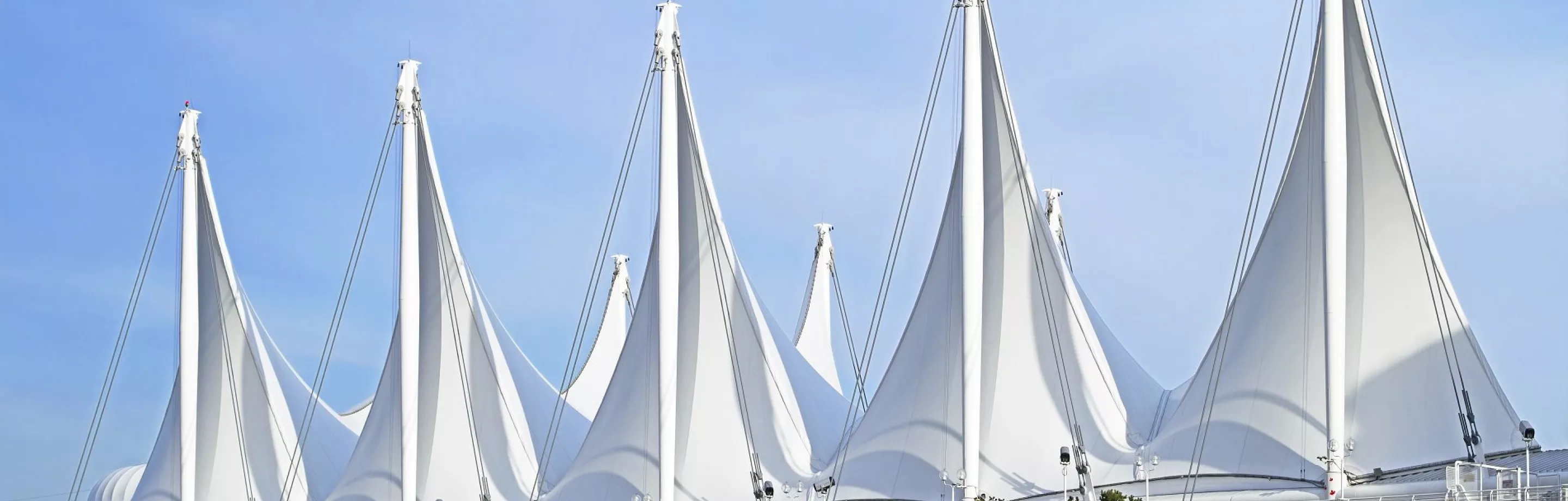 Les voiles de la Place du Canada